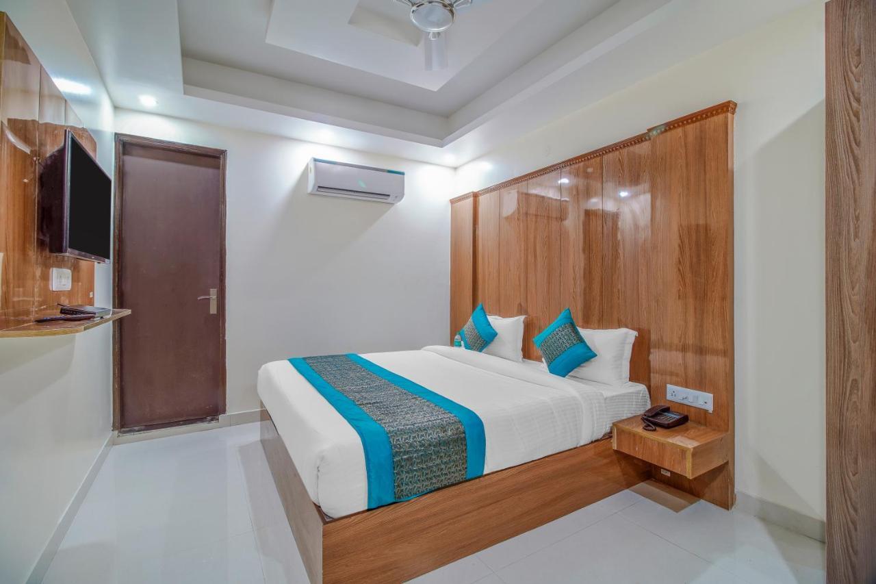 Hotel Classic Paradise 뉴델리 외부 사진